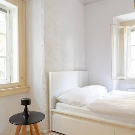 アパート Artistic Quiet Crusader Street リュブリャナ